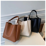 Qfdian Fashion Women's Bucket Bag 2025 New Style Large-capacity Single-shoulder Underarm Bag Retro High Quality Commuting Bucket Bag