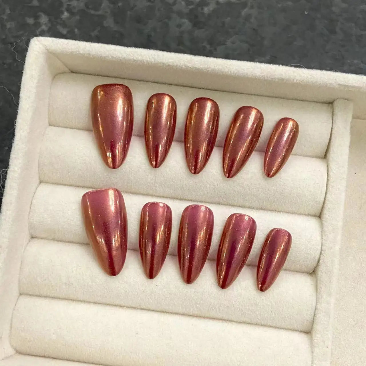 10Pcs Shiny Handmade Press on Nails Cherry Solid Color Almond Cat Eye Design Fake Nails Sparkling Removable Manicure Nail Women