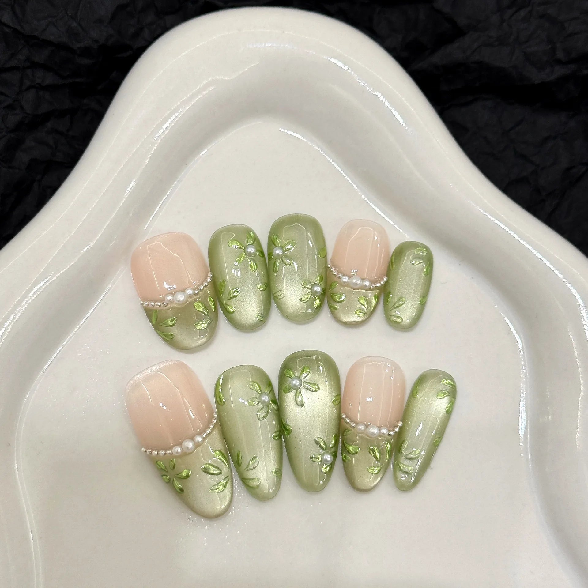 10pcs Handmade Press on Nails Green Flower Print Short Oval Head Fake Nails Wearable Glitter Green Cat Eye False Nail Tips