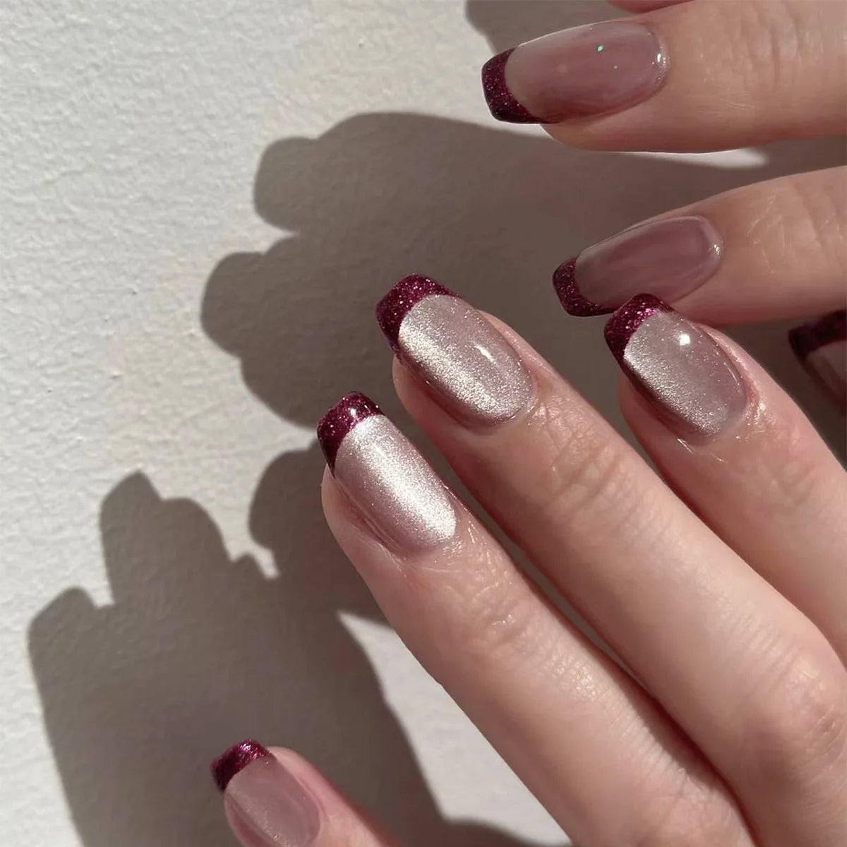 Qfdian 24Pcs Simple Square Head Fake Nail with Jelly Glue Pink White Gradient French Press on False Nails Short Full Cover Nail Tips