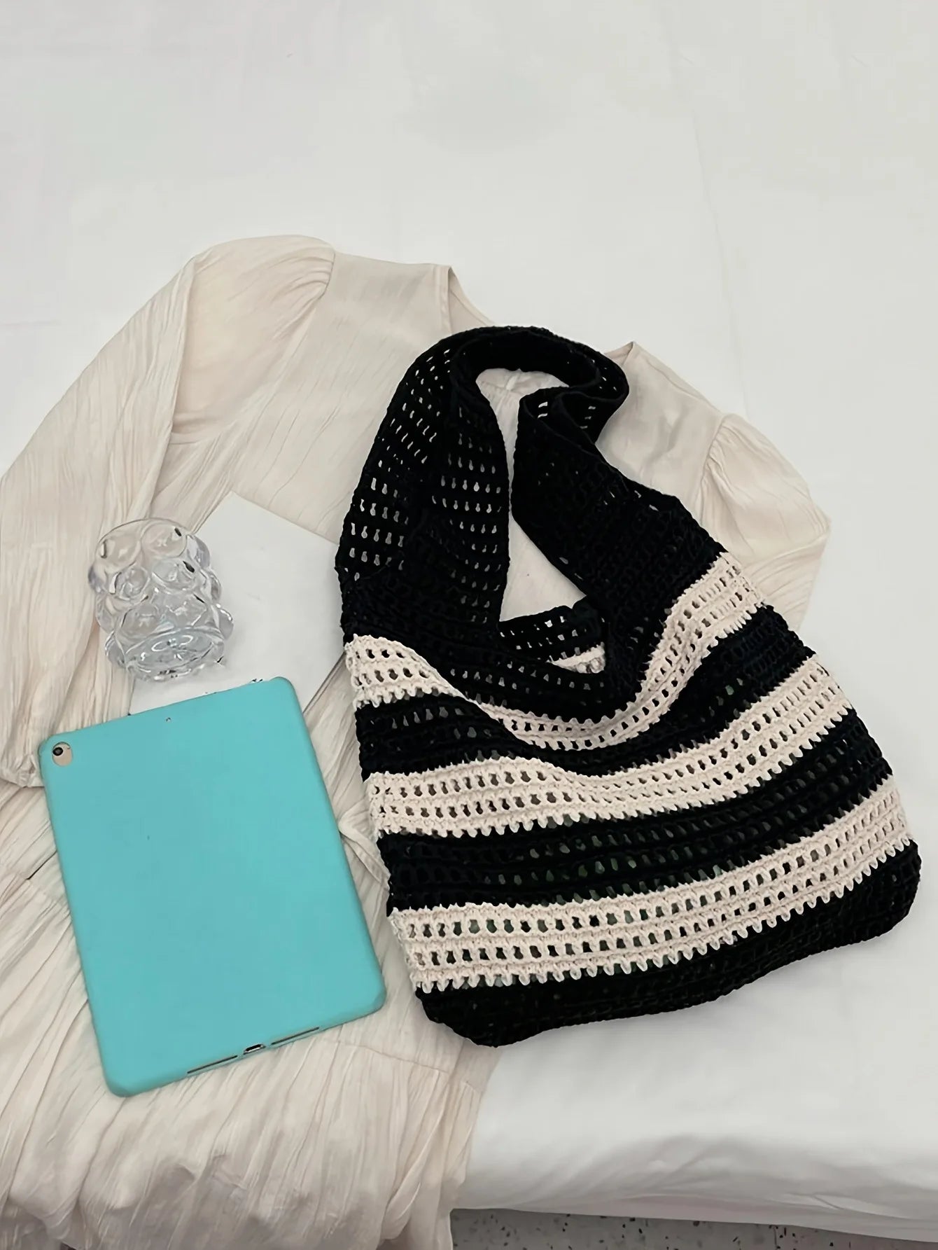 Qfdian Ladies' woven bag, niche design, striped knitted bag, simple hollow out hand-held shoulder bag, sports handbag
