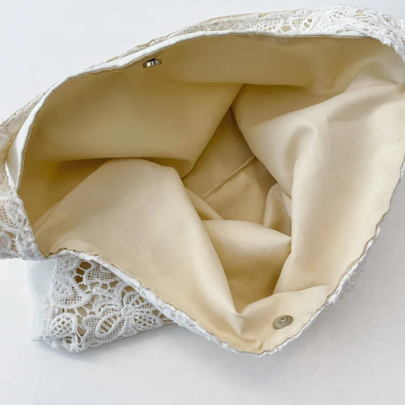 Qfdian Lace countryside style shoulder bag for women, simple and fashionable, large capacity commuting tote bag, shoulder bag