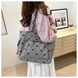 Qfdian Single shoulder crossbody bow, fresh underarm texture, large capacity tote bag, handbag, women's bag