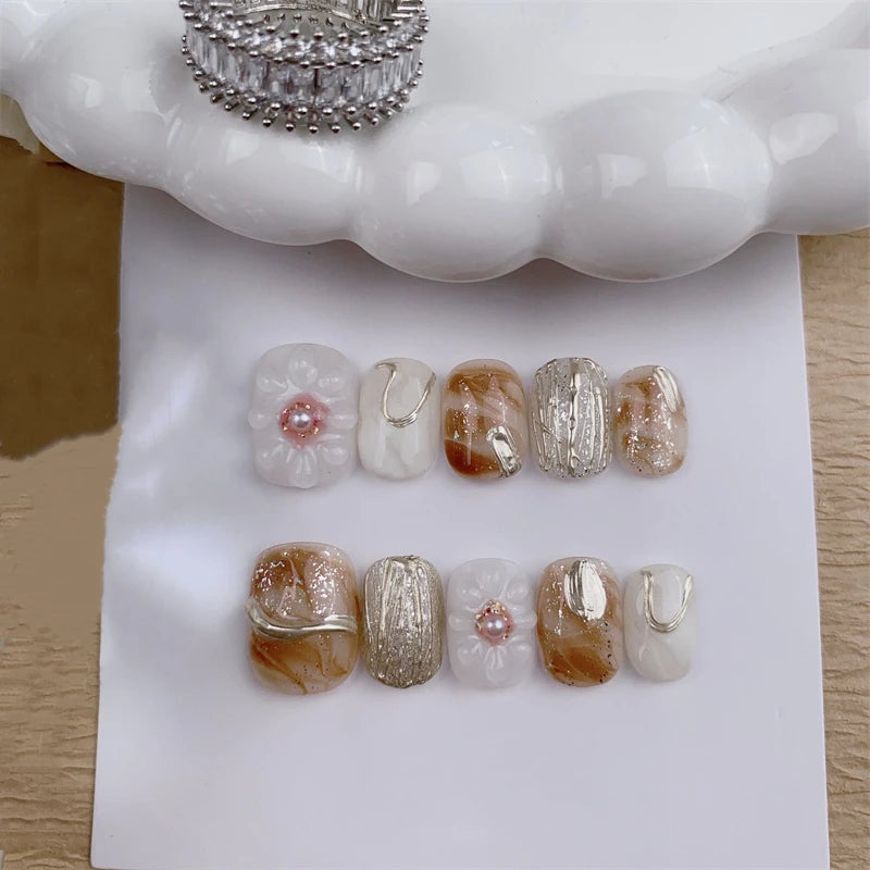 Qfdian 10pcs Handmade Design Fake Nails Press On Nails Short Fake Nails Manicure Artist Latte Round Head Wearable Fingernail Decoration