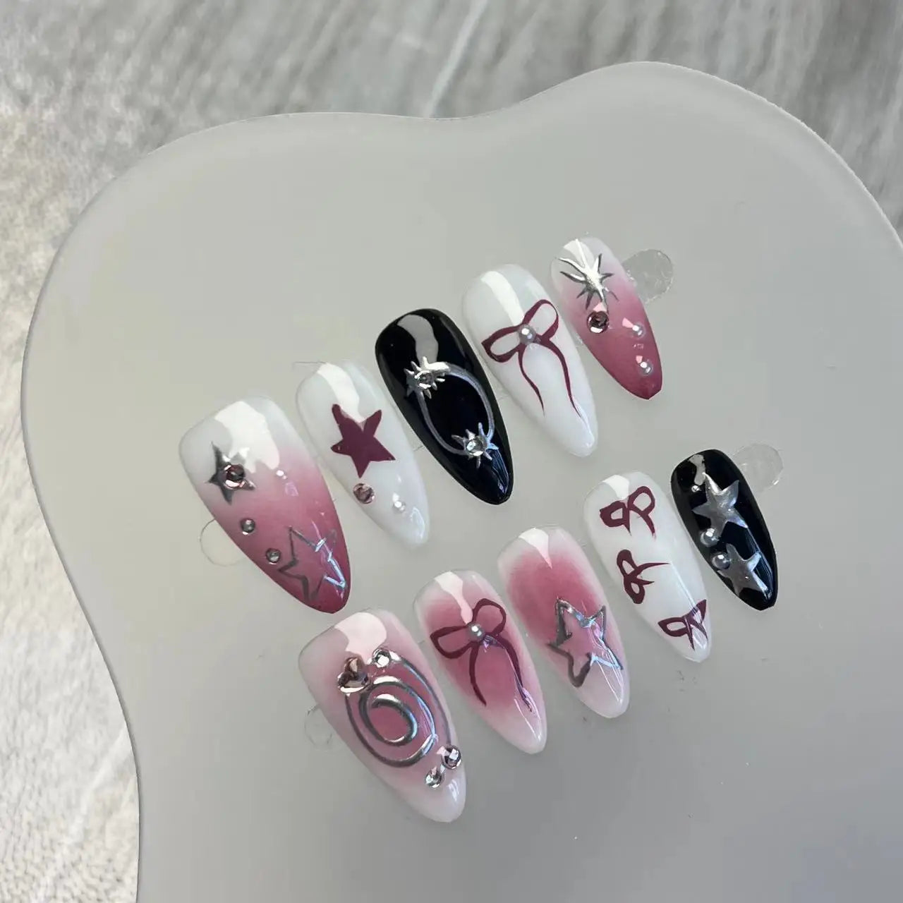 Qfdian 10pcs Handmade Press on nails sweet cool y2k black nails press ons short almond fake nails metallic false nails tips