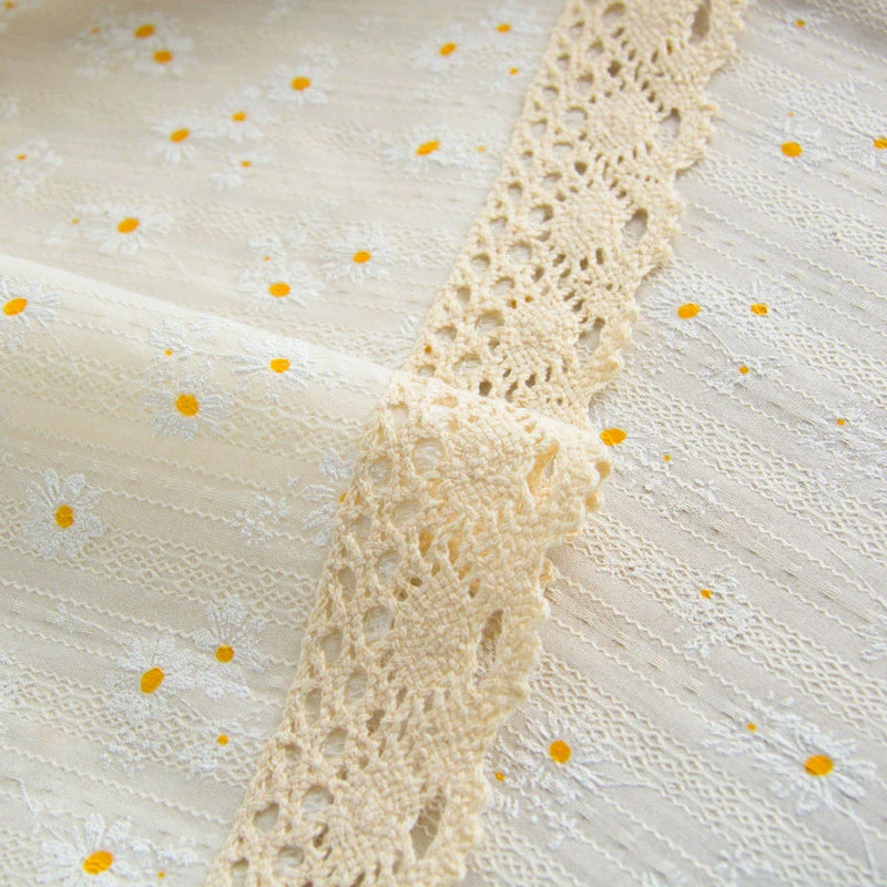 Qfdian Beige Daisy Lace Tassels Cotton Tablecloth Rectangle Table Cover for Tea Table Decorations Kitchen Living Room Wedding Party Use