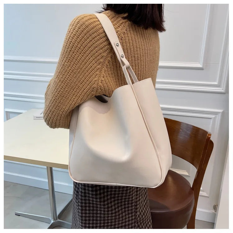 Qfdian Fashion Women's Bucket Bag 2025 New Style Large-capacity Single-shoulder Underarm Bag Retro High Quality Commuting Bucket Bag