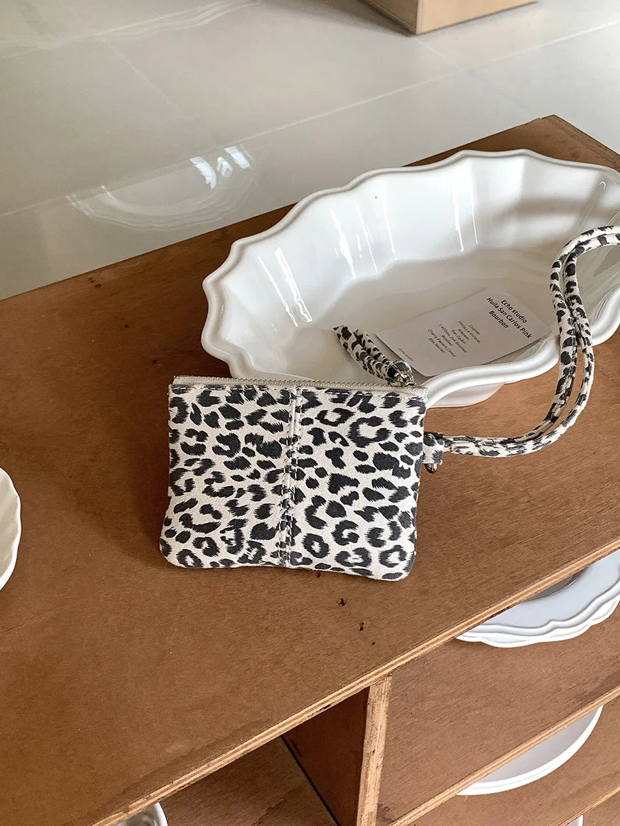 Qfdian Vintage Harajuku Mini Handbags Personality Fashion Leopard Neck Bags Y2k Aesthetic Ins Casual Purses Women Trendy Top-Handle Bag