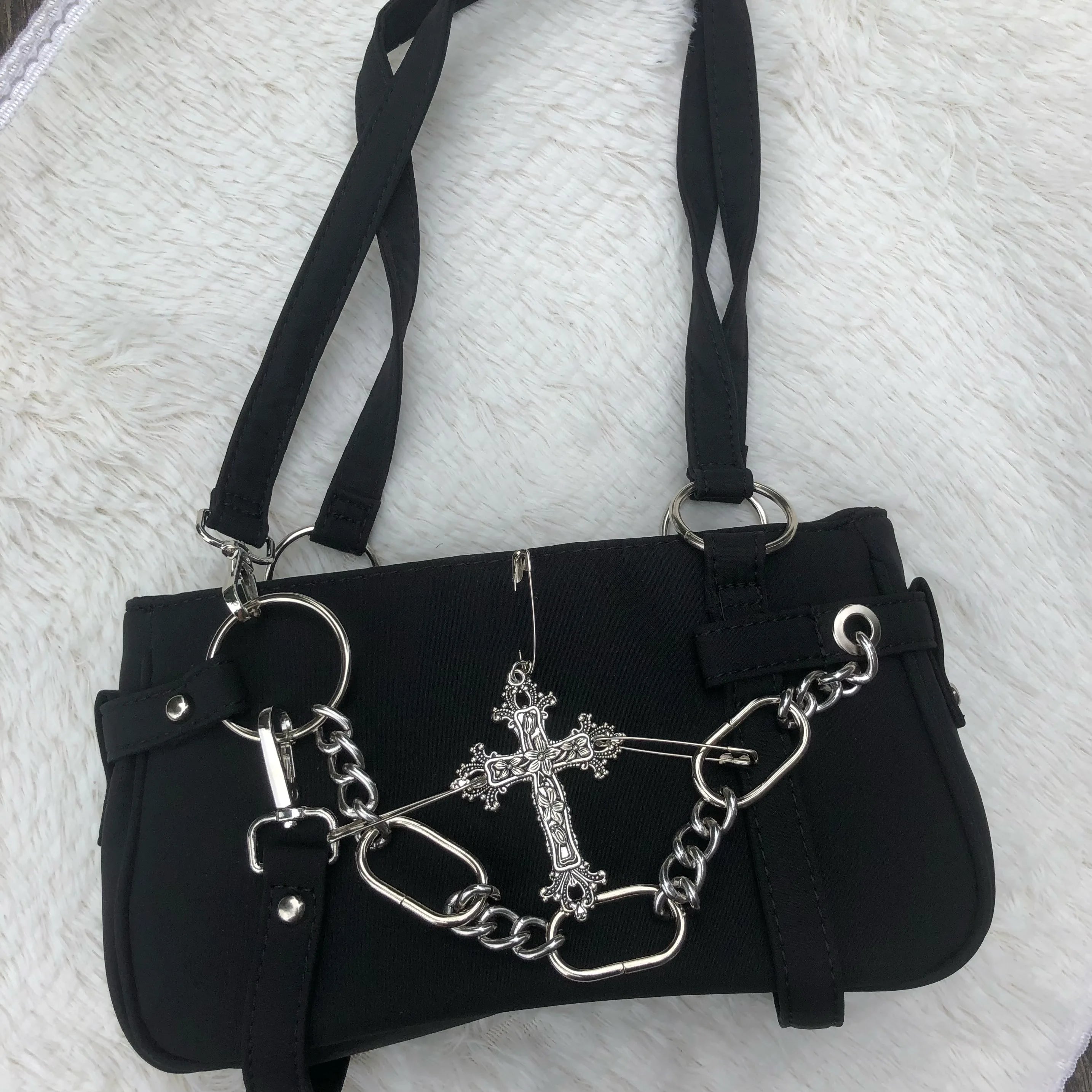 Qfdian Japanese Vintage Streetwear Punk Women Handbags Y2k Aesthetic Trendy Cross Chain Shoulder Bags Casual Fashion Chic Underarm Bag