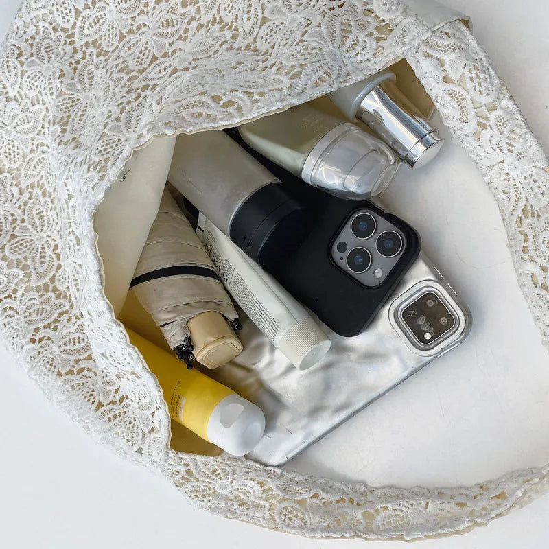 Qfdian Lace countryside style shoulder bag for women, simple and fashionable, large capacity commuting tote bag, shoulder bag