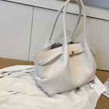 Qfdian Autumn and Winter Deerskin Velvet Underarm Bag Women's New Large Capacity Vintage Tote Bag Fashion All-Matching Female Commuter