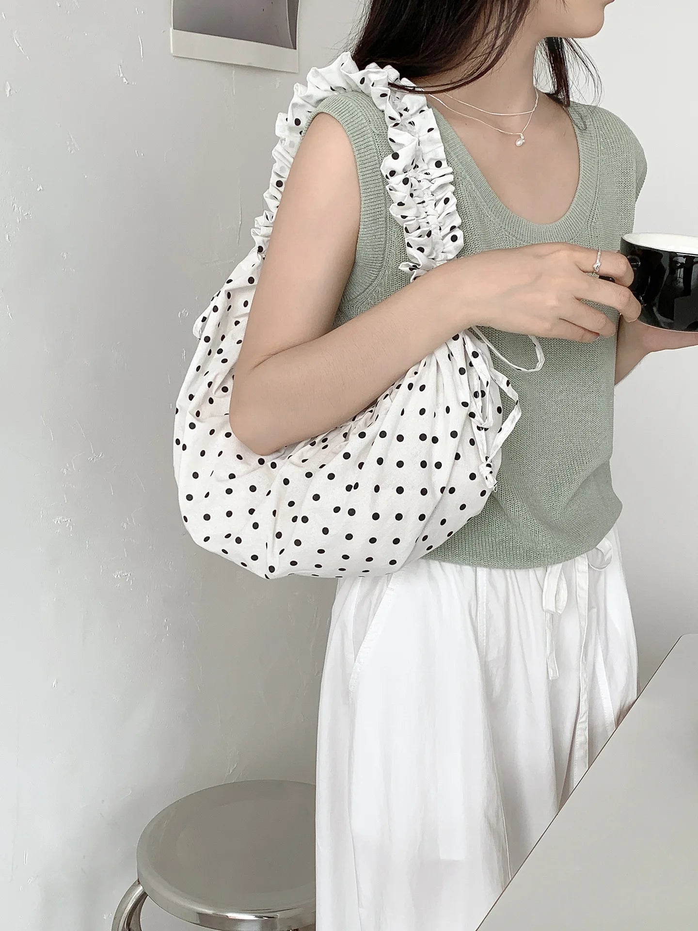 Qfdian Korean Sweet Dot Pleated Shoulder Handbags Fashion Office Lady Chic Women Hobo Bag Y2k Aesthetic Fairy All Match Crossbody Bags