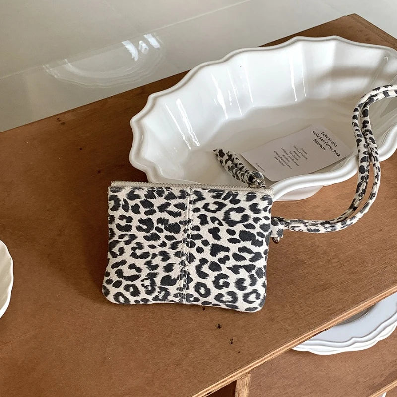Qfdian Vintage Harajuku Mini Handbags Personality Fashion Leopard Neck Bags Y2k Aesthetic Ins Casual Purses Women Trendy Top-Handle Bag