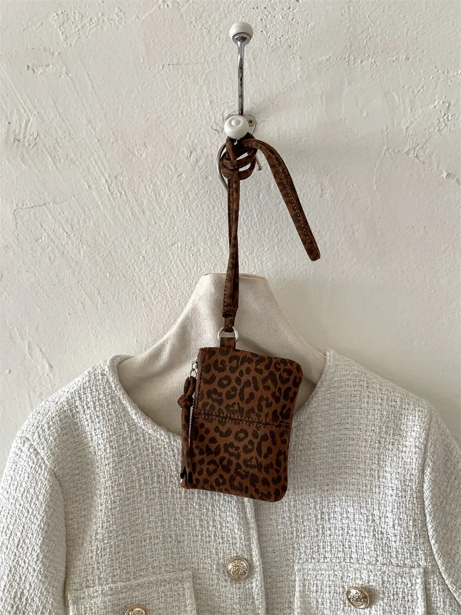Qfdian Vintage Harajuku Mini Handbags Personality Fashion Leopard Neck Bags Y2k Aesthetic Ins Casual Purses Women Trendy Top-Handle Bag