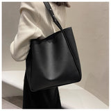 Qfdian Fashion Women's Bucket Bag 2025 New Style Large-capacity Single-shoulder Underarm Bag Retro High Quality Commuting Bucket Bag