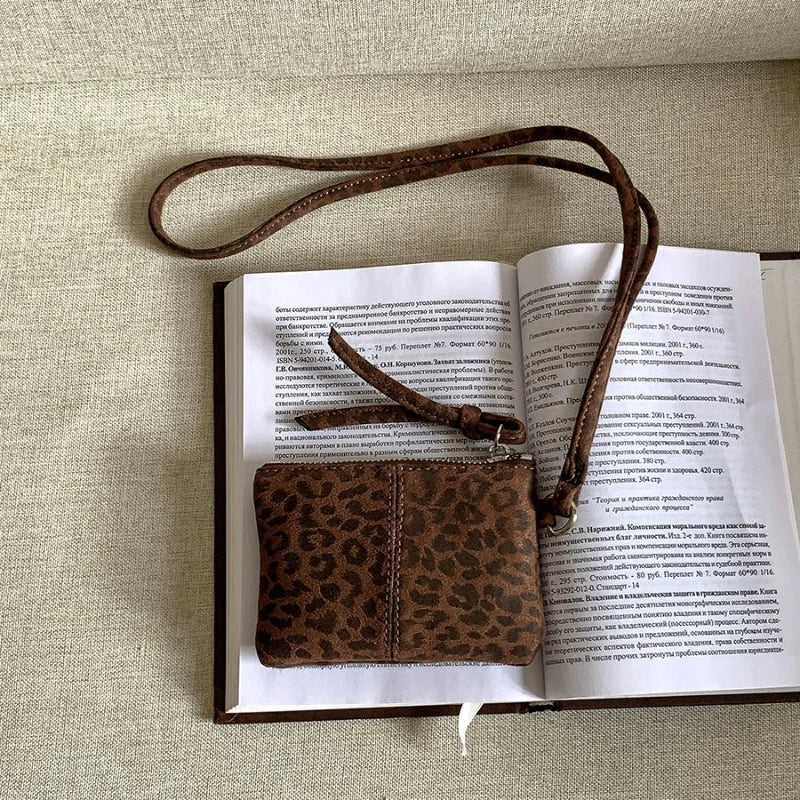 Qfdian Vintage Harajuku Mini Handbags Personality Fashion Leopard Neck Bags Y2k Aesthetic Ins Casual Purses Women Trendy Top-Handle Bag