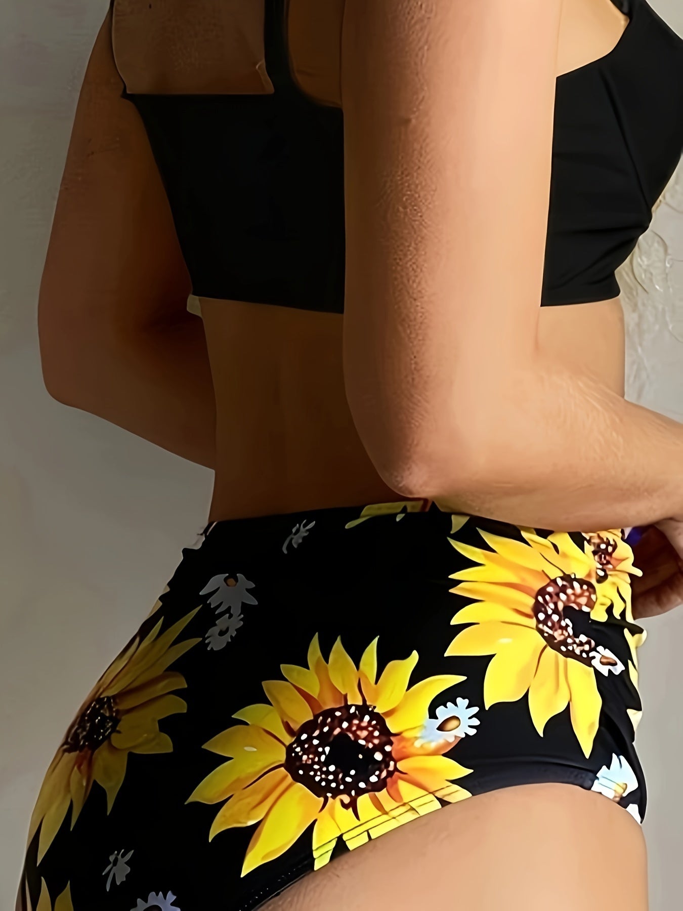 Elegant High-Waisted Sunflower Print Bikini Set, Strapless Polyester Knit Fabric with Elastane, High Stretch Floral Two-Piece Swimsuit with Knotted Detail