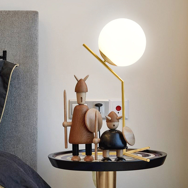 Qfdian Classic Nordic Table lamp