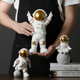 Qfdian Spaceman Figurines Sculpture