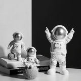 Qfdian Spaceman Figurines Sculpture
