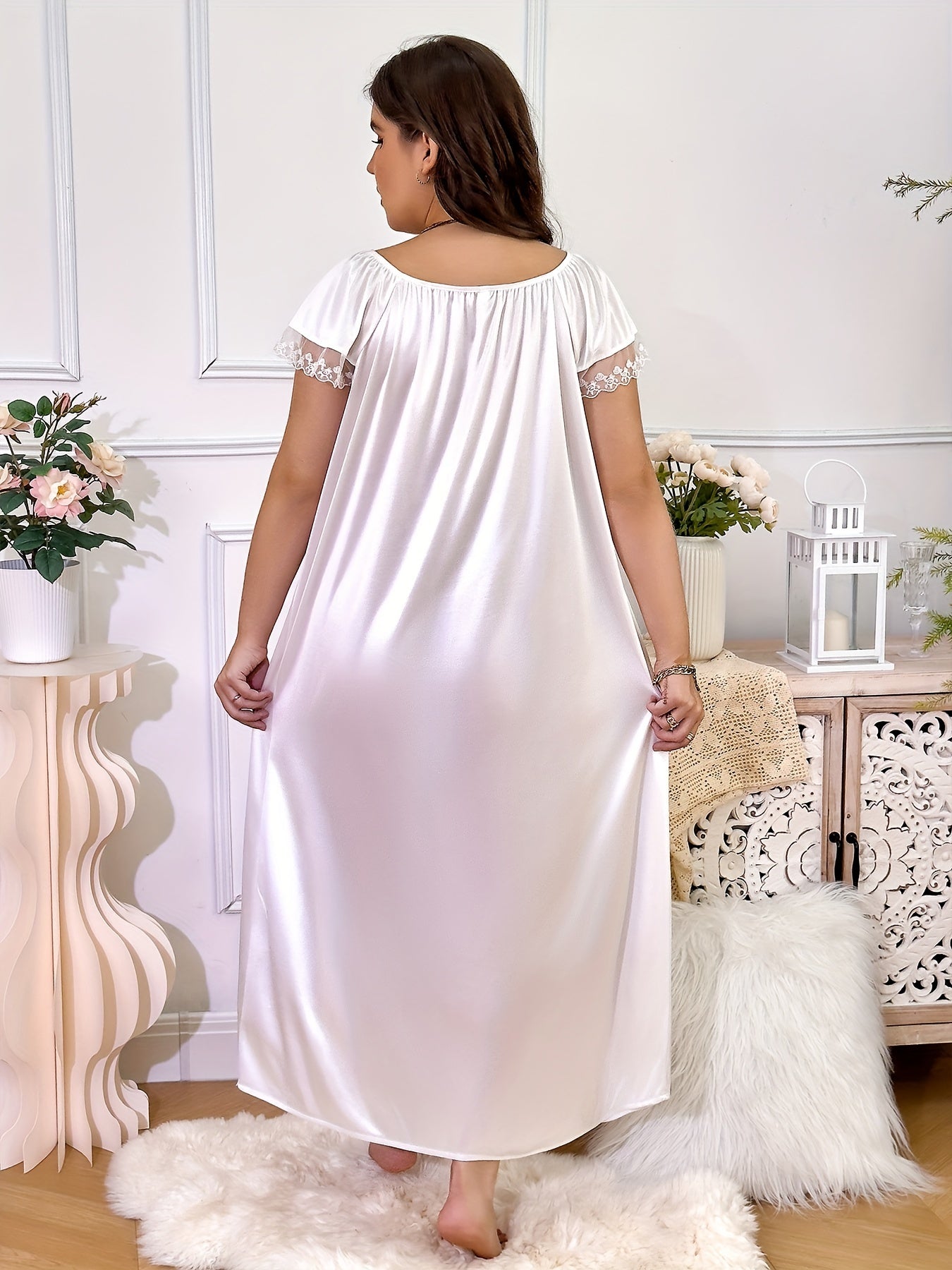 Plus Size Chic Nightdress - Luxurious Lace Trim, Short Sleeves, Square Neckline, Body-Smoothing Sleep Dress for Effortless Elegance