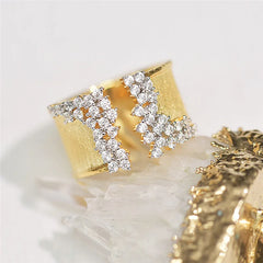 New Fashion Women's Finger Ring with CZ Stone Wiredrawing Effect Gold Color Statement Rings Luxury Female Jewelry Party