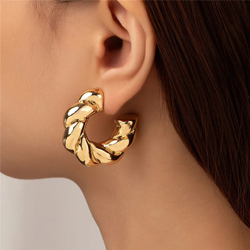 Trendy Circle Twists Hoop Earring for Women Simple Temperament Hyperbole Gold Color Ear Daily Wear Jewelry Party Gifts