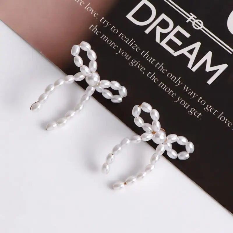 Elegant Charm Bow Pearl Stud Earrings Imitation Pearl Handmade Bowknot Shape Earring for Women Wedding Jewelry Valentine Gift