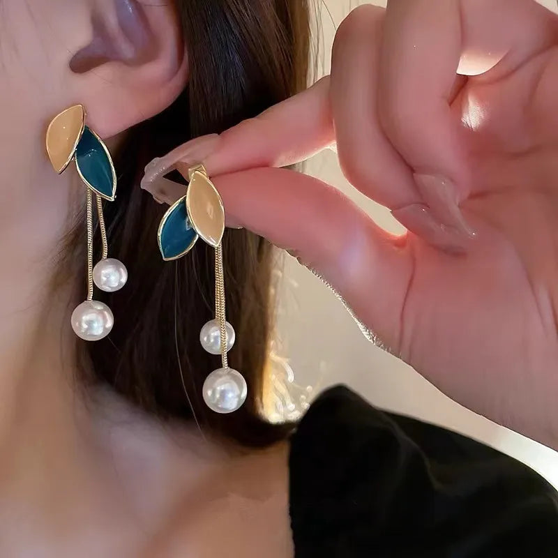 2024 New Fashion Trend Unique Design Elegant Delicate Light Luxury Pearl Leaf Tassel Earrings Women Jewelry Party Premium Gifts