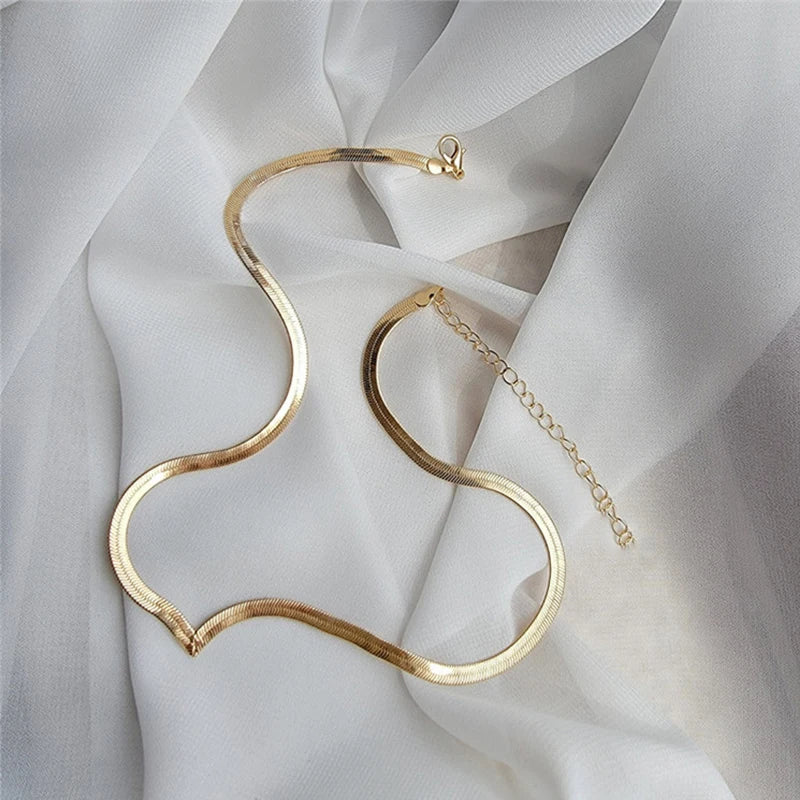 Simple Creative V-shaped Necklace For Women Flat Snake Chain Choker Fashion Blade Chains Neck Accessories Jewelry Gift