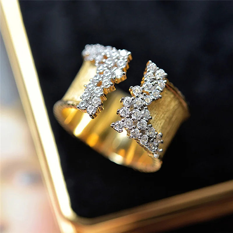 New Fashion Women's Finger Ring with CZ Stone Wiredrawing Effect Gold Color Statement Rings Luxury Female Jewelry Party