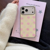 Qfdian  Korean ins sweet niche yellow background pink flowers are suitable for Apple 17ProMax mobile phone case iphone15 new