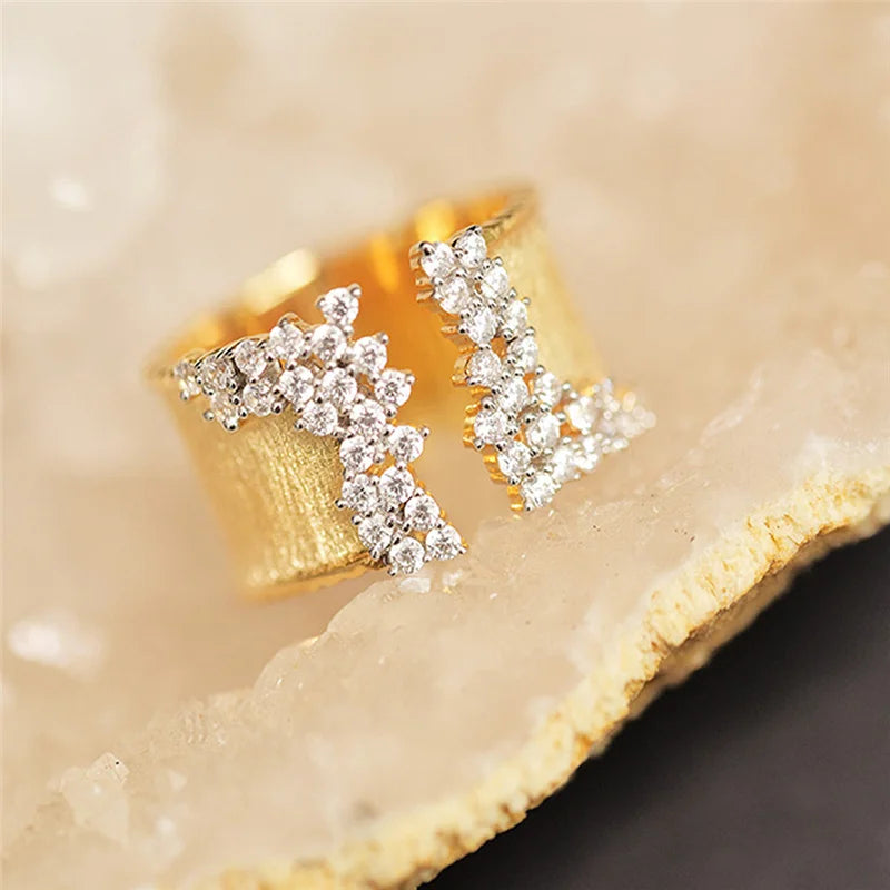 New Fashion Women's Finger Ring with CZ Stone Wiredrawing Effect Gold Color Statement Rings Luxury Female Jewelry Party