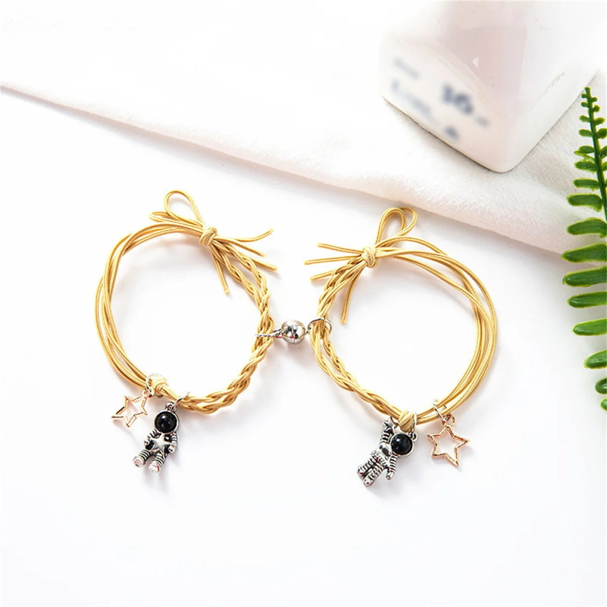 2Pcs/Set Astronaut Hollow Star Couple Bracelet For Lovers Magnetic Attract Spaceman Braided Rope Bracelets Friendship Jewelry