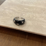 Qfdian  A cute, heart-shaped ring with a pearlescent white finish and a zircon setting on the index finger