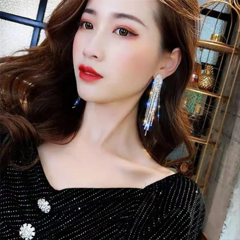 New Classic Shiny Crystal Earrings Ladies Exaggerated Long Earrings Tassels Rhinestone Earrings Fashion Korean Earrings Jewelry