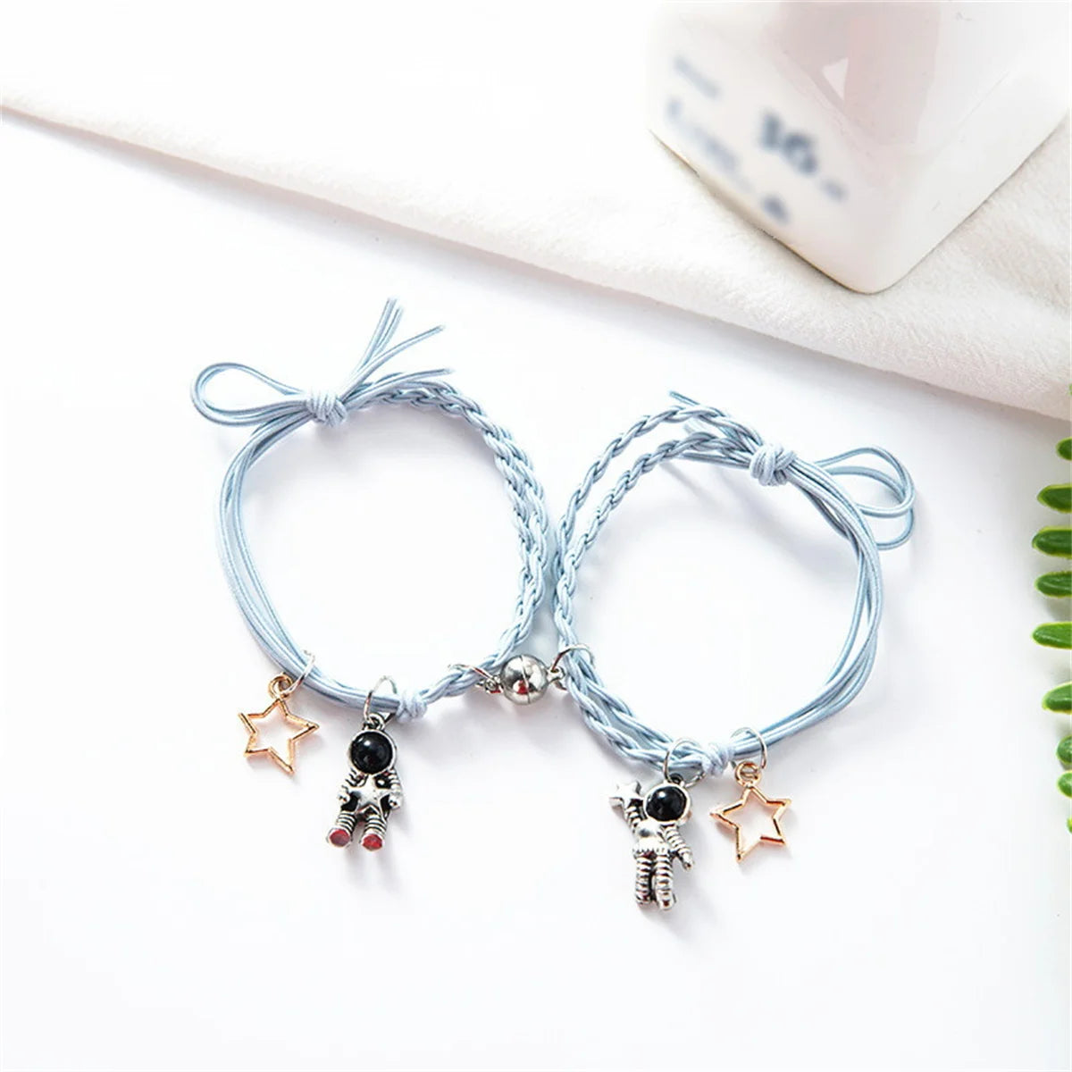 2Pcs/Set Astronaut Hollow Star Couple Bracelet For Lovers Magnetic Attract Spaceman Braided Rope Bracelets Friendship Jewelry