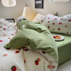 Qfdian Cute Strawberry Print Bedding Set