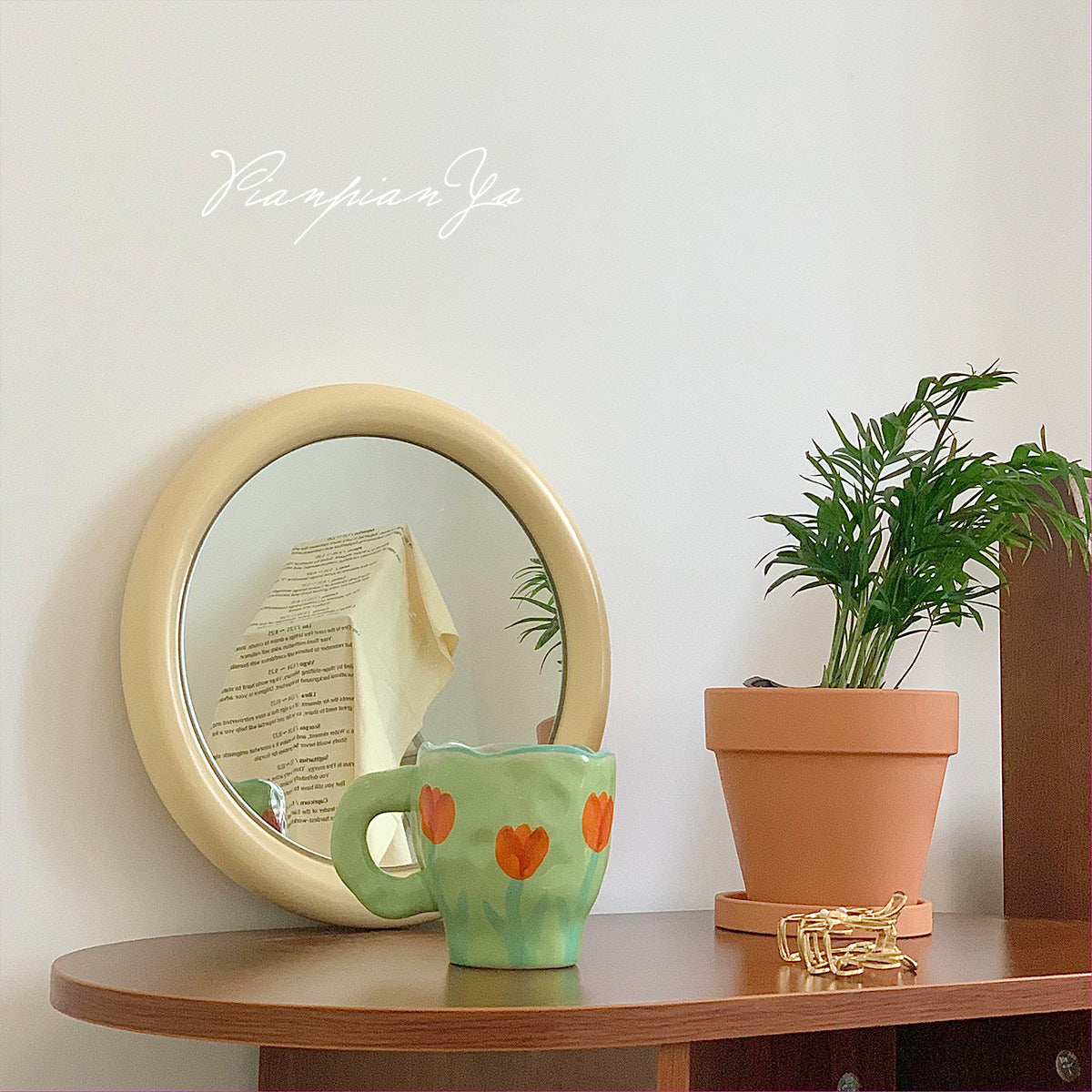 Qfdian Retro Flowers Handpainted Mug