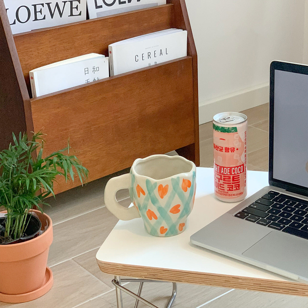 Qfdian Retro Flowers Handpainted Mug