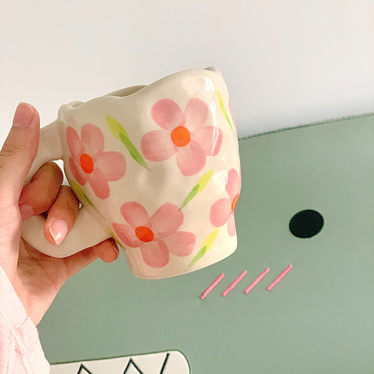 Qfdian Retro Flowers Handpainted Mug