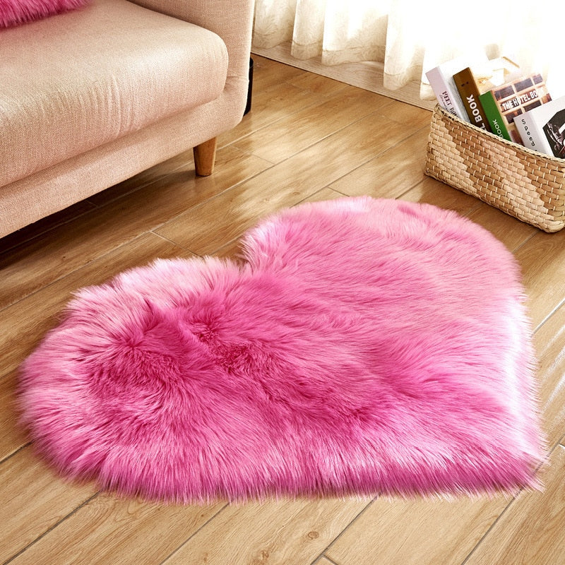 Qfdian Cozy apartment aesthetic Heart-Shape Sheepskin Shaggy Fluffy Plush Area Rug Soft Faux Fur Wool Carpet Rugs for Living Room Parlor Floor Mat Home Decor