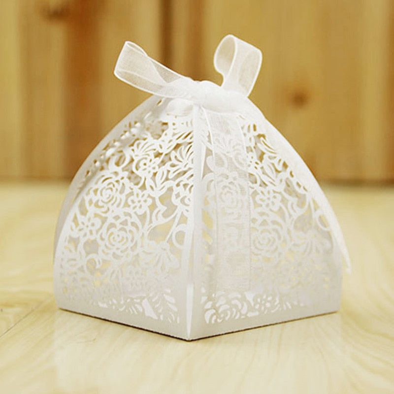 Qfdian Party gifts Party decoration hot sale new 50/100pcs Laser Cut Flower Wedding Dragee Candy Box Wedding Gift for Guest Wedding Favors and Gifts Deco Mariage Chocolate Box