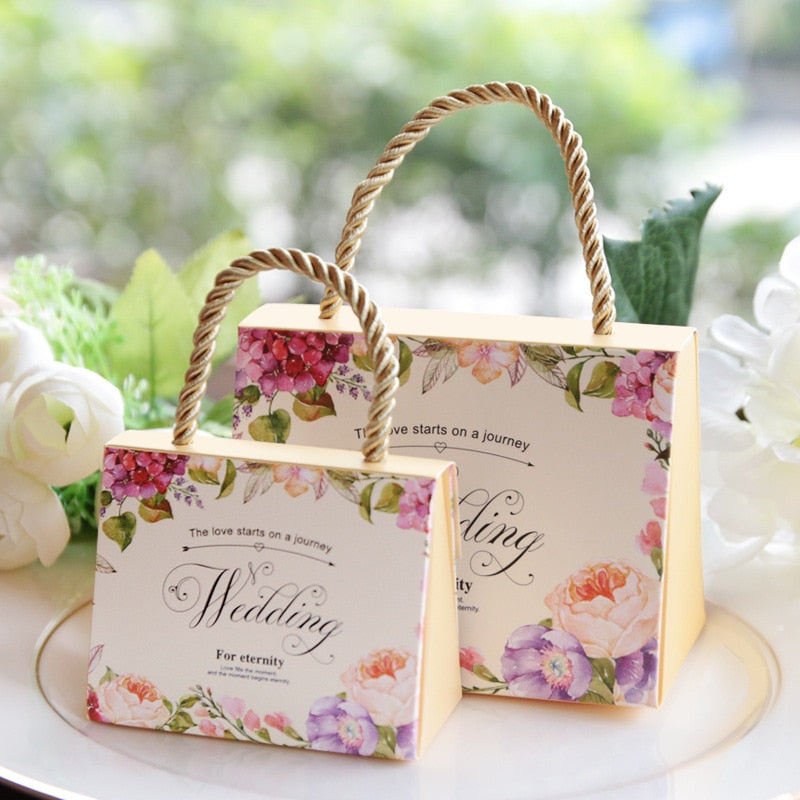 Qfdian Party decoration hot sale new 30pcs High-quality Laser Cut Butterfly Flower Gift Bags Candy Boxes Wedding favors Portable Gift Box Party Favor Decoration