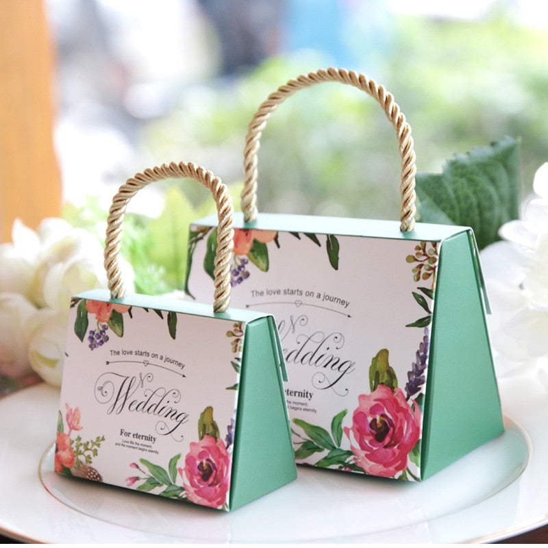 Qfdian Party decoration hot sale new 30pcs High-quality Laser Cut Butterfly Flower Gift Bags Candy Boxes Wedding favors Portable Gift Box Party Favor Decoration