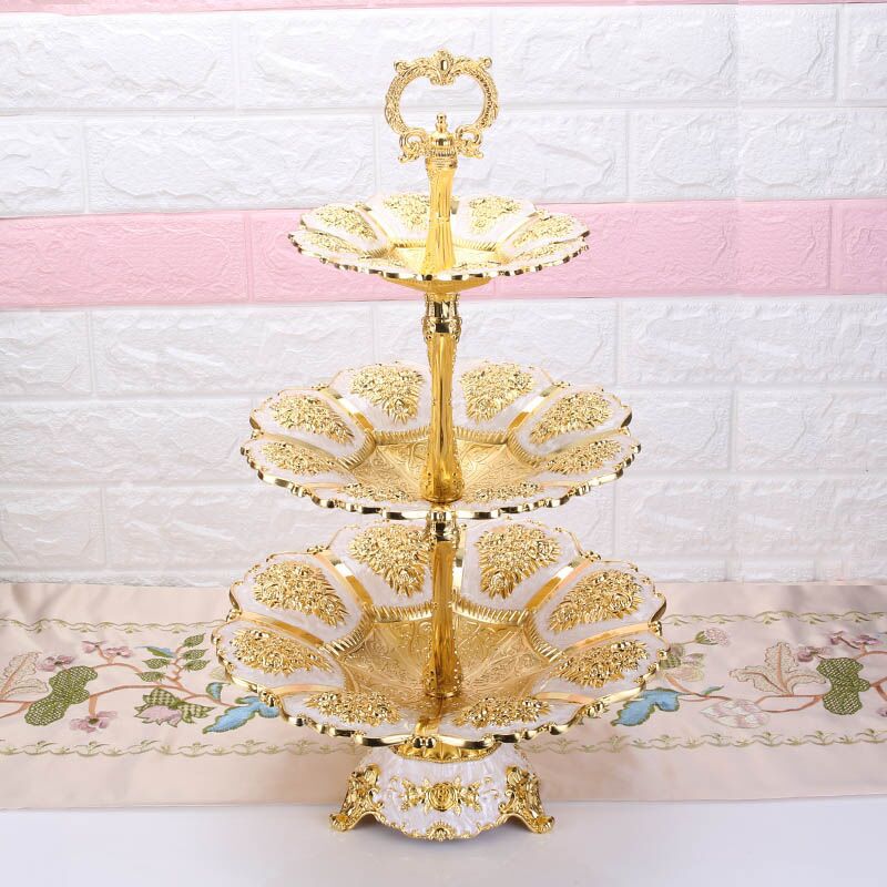 Qfdian Party decoration Cake Stand Luxury Charger Plate Metal Wedding Sweet Fruit Nut Tray Plates For Unicorn Party Home Table Decoration