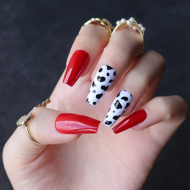 Qfdian gifts for women hot sale new Black white mix and match cow print fake nails Medium coffin false nail UV design gel popular Black spots