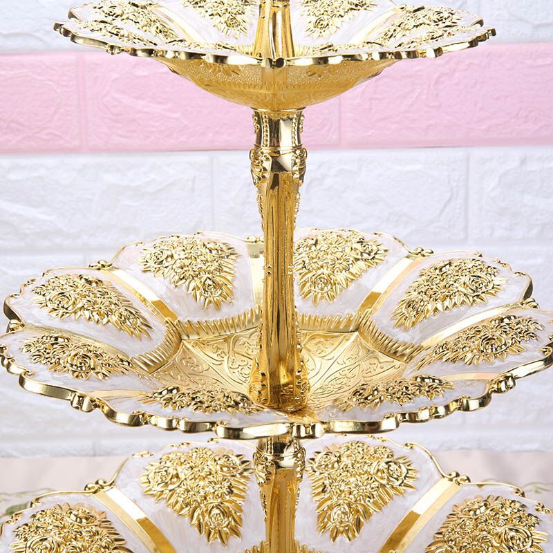 Qfdian Party decoration Cake Stand Luxury Charger Plate Metal Wedding Sweet Fruit Nut Tray Plates For Unicorn Party Home Table Decoration