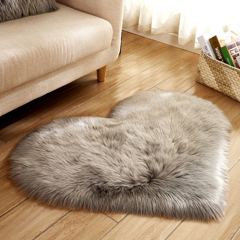 Qfdian Cozy apartment aesthetic Heart-Shape Sheepskin Shaggy Fluffy Plush Area Rug Soft Faux Fur Wool Carpet Rugs for Living Room Parlor Floor Mat Home Decor