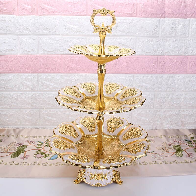 Qfdian Party decoration Cake Stand Luxury Charger Plate Metal Wedding Sweet Fruit Nut Tray Plates For Unicorn Party Home Table Decoration